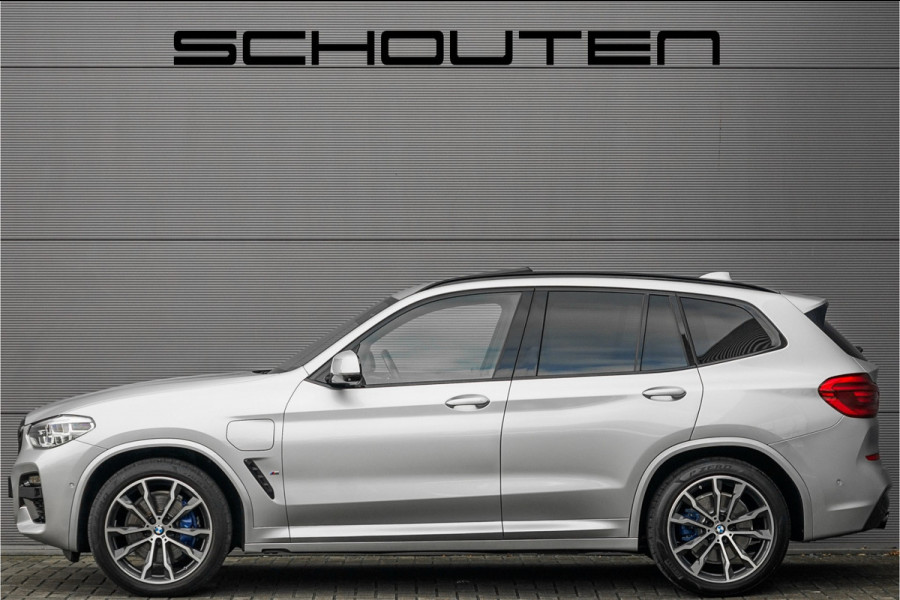 BMW X3 xDrive30e M-Sport Pano HUD CarPlay 20" BMW X3 xDrive30e M-Sport Pano HUD CarPlay 20"