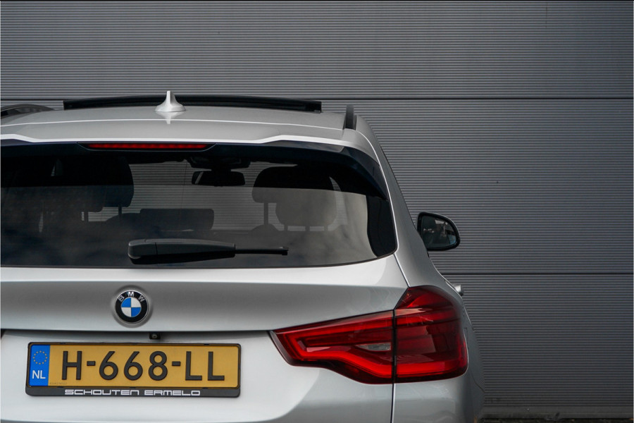 BMW X3 xDrive30e M-Sport Pano HUD CarPlay 20" BMW X3 xDrive30e M-Sport Pano HUD CarPlay 20"