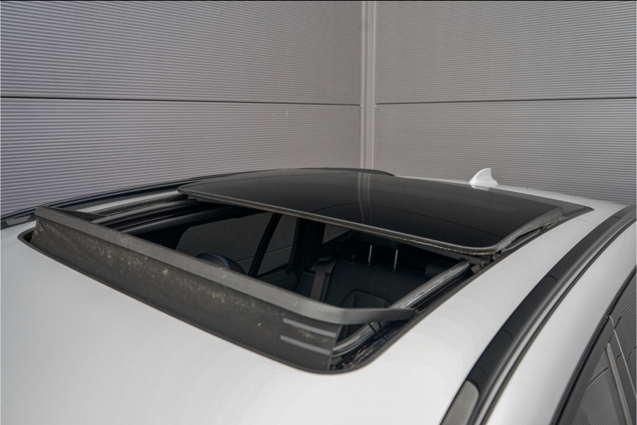 BMW X3 xDrive30e M-Sport Pano HUD CarPlay 20" BMW X3 xDrive30e M-Sport Pano HUD CarPlay 20"