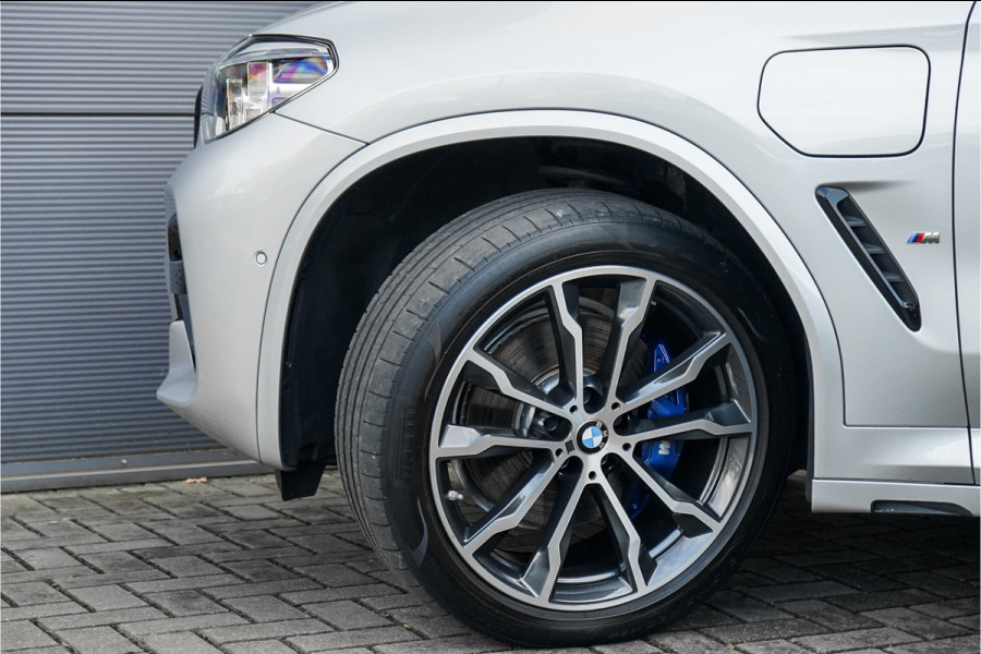 BMW X3 xDrive30e M-Sport Pano HUD CarPlay 20" BMW X3 xDrive30e M-Sport Pano HUD CarPlay 20"