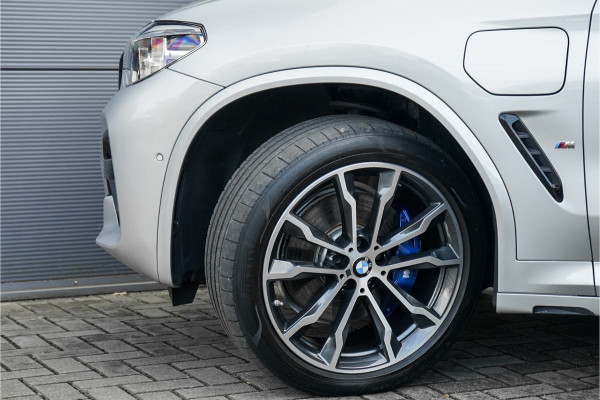 BMW X3 xDrive30e M-Sport Pano HUD CarPlay 20" BMW X3 xDrive30e M-Sport Pano HUD CarPlay 20"