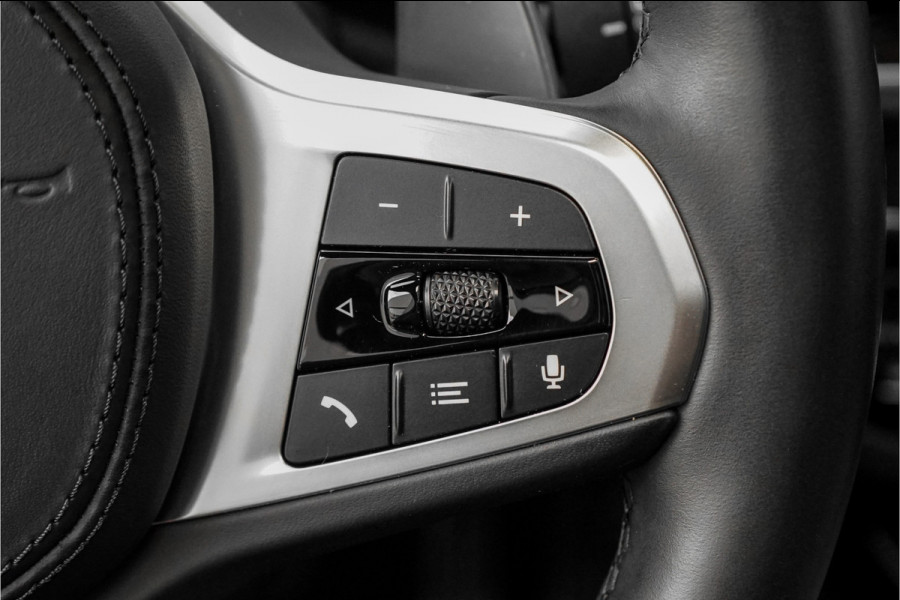 BMW X3 xDrive30e M-Sport Pano HUD CarPlay 20" BMW X3 xDrive30e M-Sport Pano HUD CarPlay 20"