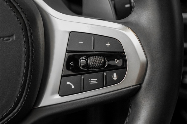 BMW X3 xDrive30e M-Sport Pano HUD CarPlay 20" BMW X3 xDrive30e M-Sport Pano HUD CarPlay 20"