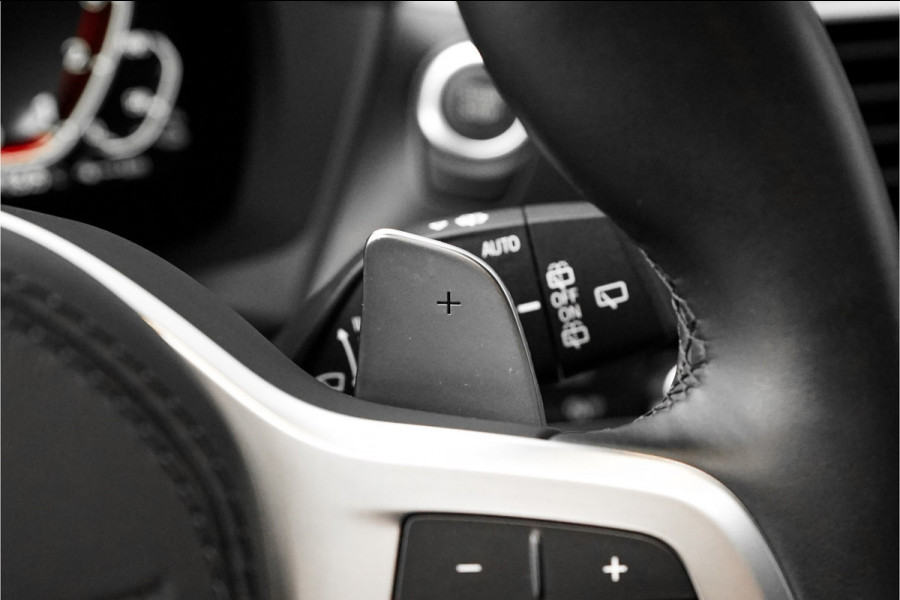 BMW X3 xDrive30e M-Sport Pano HUD CarPlay 20" BMW X3 xDrive30e M-Sport Pano HUD CarPlay 20"