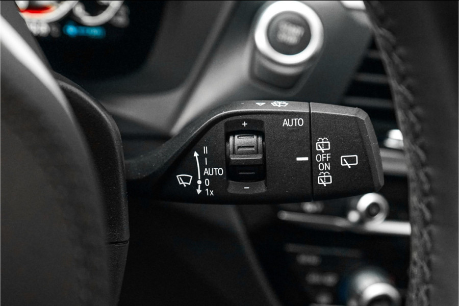 BMW X3 xDrive30e M-Sport Pano HUD CarPlay 20" BMW X3 xDrive30e M-Sport Pano HUD CarPlay 20"