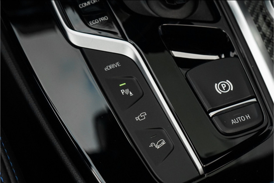 BMW X3 xDrive30e M-Sport Pano HUD CarPlay 20" BMW X3 xDrive30e M-Sport Pano HUD CarPlay 20"