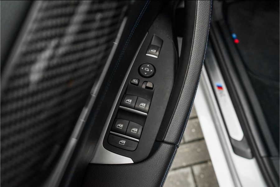 BMW X3 xDrive30e M-Sport Pano HUD CarPlay 20" BMW X3 xDrive30e M-Sport Pano HUD CarPlay 20"