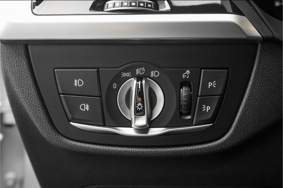 BMW X3 xDrive30e M-Sport Pano HUD CarPlay 20" BMW X3 xDrive30e M-Sport Pano HUD CarPlay 20"