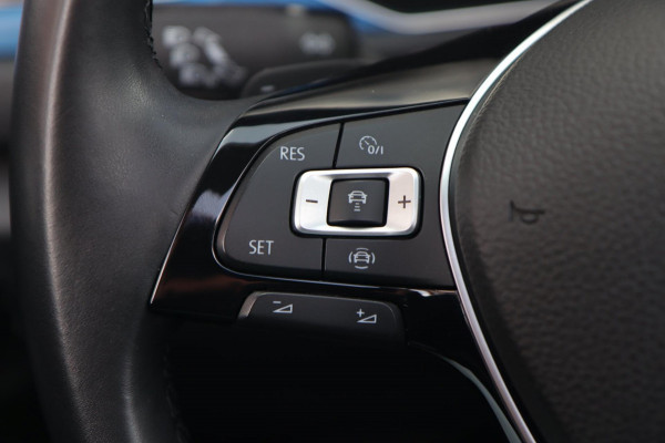 Volkswagen T-Roc 1.5 TSI / PANODAK / VIRTUAL / DODEHOEK / ACC / CAMERA