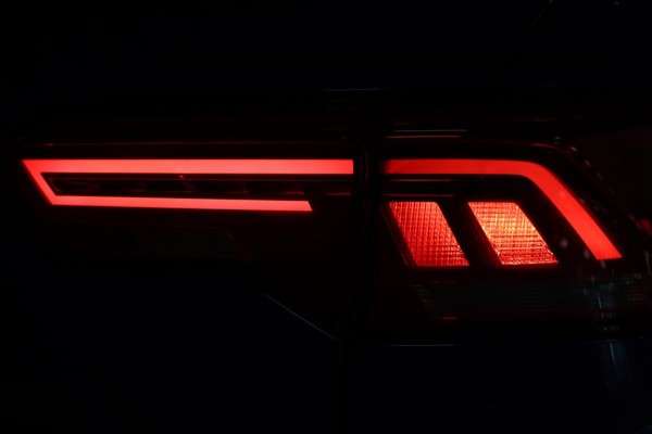 Volkswagen T-Roc 1.5 TSI / PANODAK / VIRTUAL / DODEHOEK / ACC / CAMERA