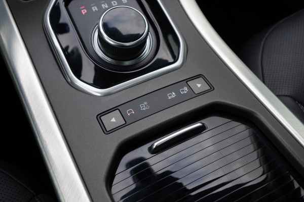 Land Rover Range Rover Evoque 2.0 241 PK Si4 HSE Dynamic, Trekhaak, Panoramadak, Stoelverwarming, LED Land Rover Range Rover Evoque 2.0 241 PK Si4 HSE Dynamic, Trekhaak, Panoramadak, Stoelverwarming, LED