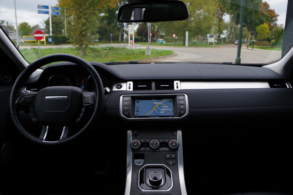 Land Rover Range Rover Evoque 2.0 241 PK Si4 HSE Dynamic, Trekhaak, Panoramadak, Stoelverwarming, LED Land Rover Range Rover Evoque 2.0 241 PK Si4 HSE Dynamic, Trekhaak, Panoramadak, Stoelverwarming, LED