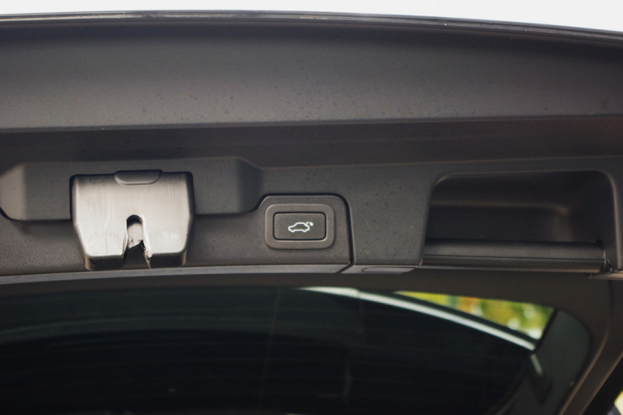 Land Rover Range Rover Evoque 2.0 241 PK Si4 HSE Dynamic, Trekhaak, Panoramadak, Stoelverwarming, LED Land Rover Range Rover Evoque 2.0 241 PK Si4 HSE Dynamic, Trekhaak, Panoramadak, Stoelverwarming, LED