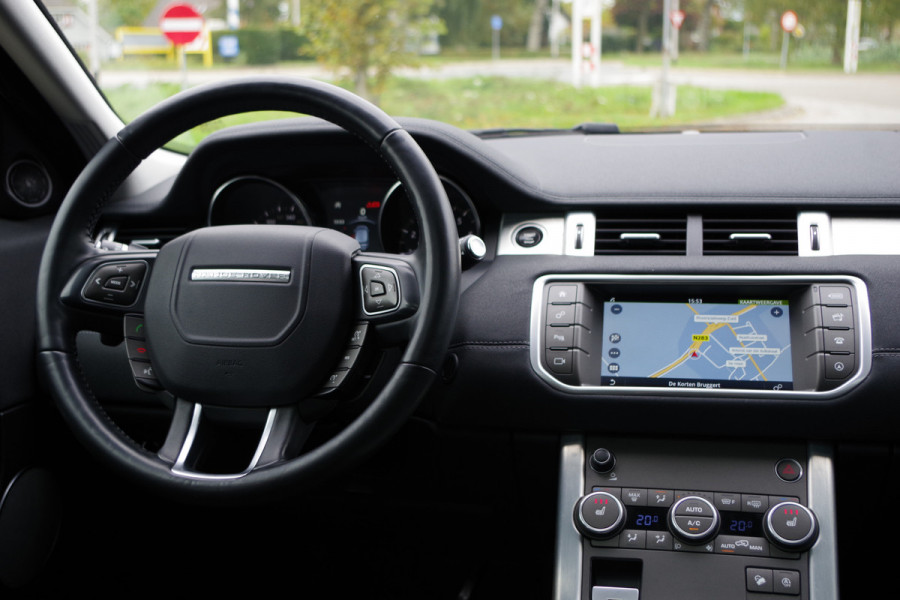 Land Rover Range Rover Evoque 2.0 241 PK Si4 HSE Dynamic, Trekhaak, Panoramadak, Stoelverwarming, LED Land Rover Range Rover Evoque 2.0 241 PK Si4 HSE Dynamic, Trekhaak, Panoramadak, Stoelverwarming, LED