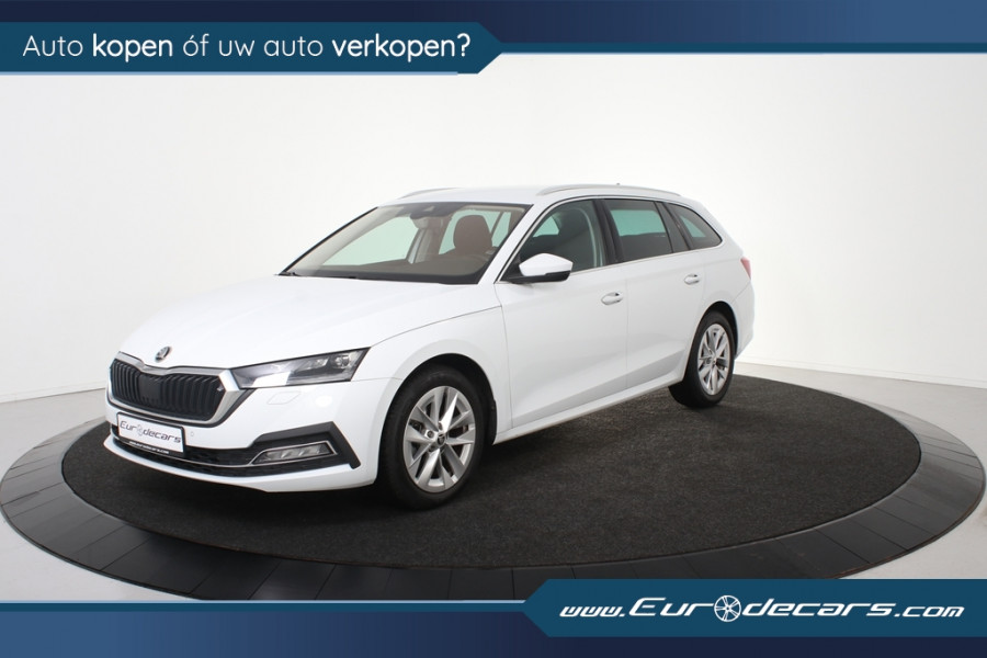 Škoda Octavia Combi DSG *1ste Eigenaar*Navigatie*Stoelverwarming* Škoda Octavia Combi DSG *1ste Eigenaar*Navigatie*Stoelverwarming*