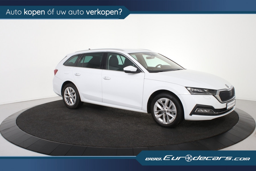 Škoda Octavia Combi DSG *1ste Eigenaar*Navigatie*Stoelverwarming* Škoda Octavia Combi DSG *1ste Eigenaar*Navigatie*Stoelverwarming*