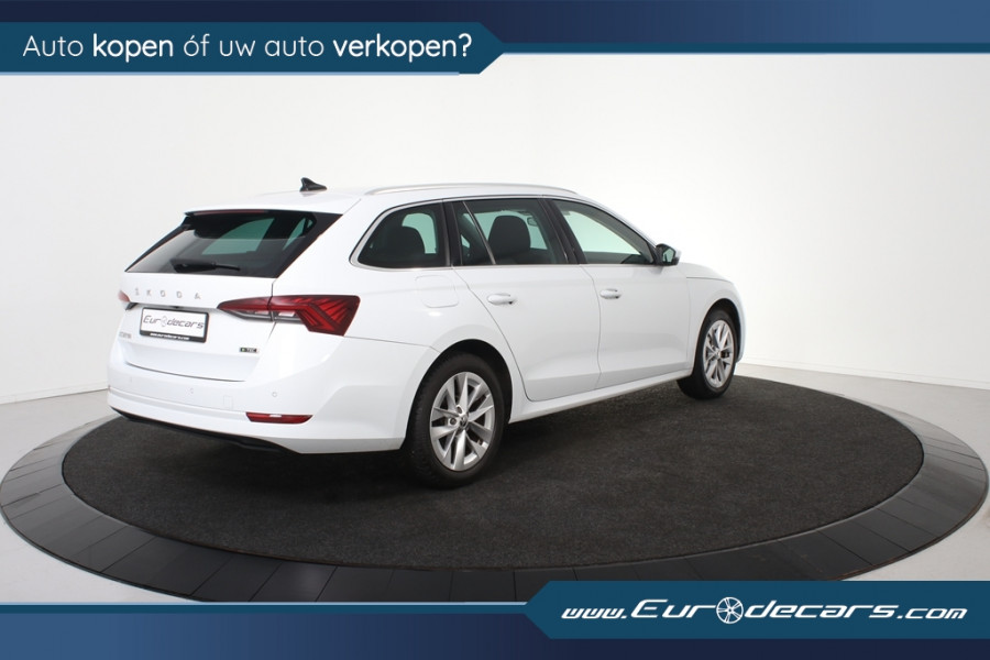 Škoda Octavia Combi DSG *1ste Eigenaar*Navigatie*Stoelverwarming* Škoda Octavia Combi DSG *1ste Eigenaar*Navigatie*Stoelverwarming*