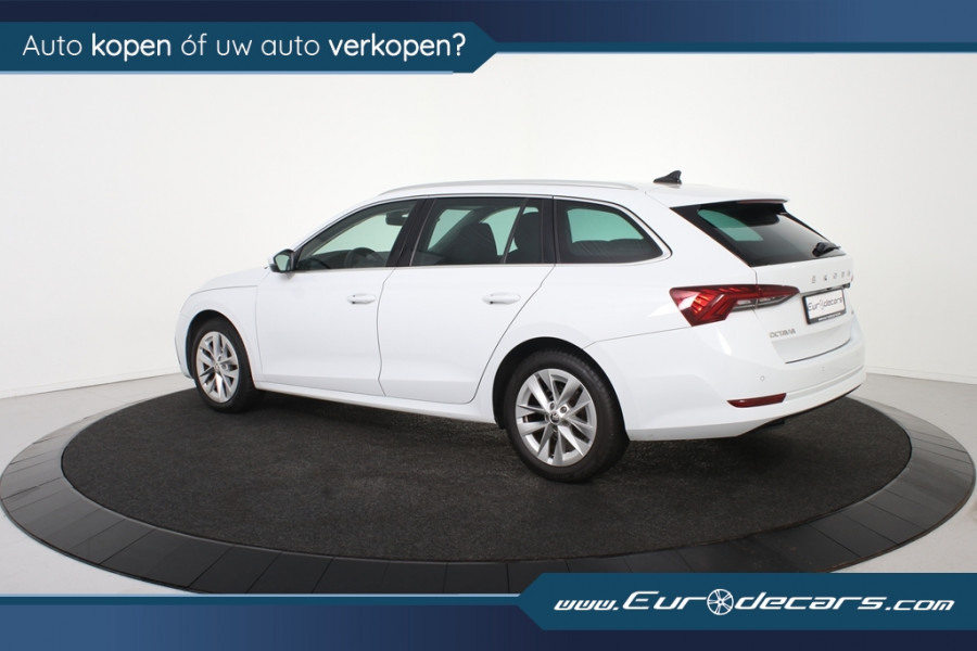 Škoda Octavia Combi DSG *1ste Eigenaar*Navigatie*Stoelverwarming* Škoda Octavia Combi DSG *1ste Eigenaar*Navigatie*Stoelverwarming*
