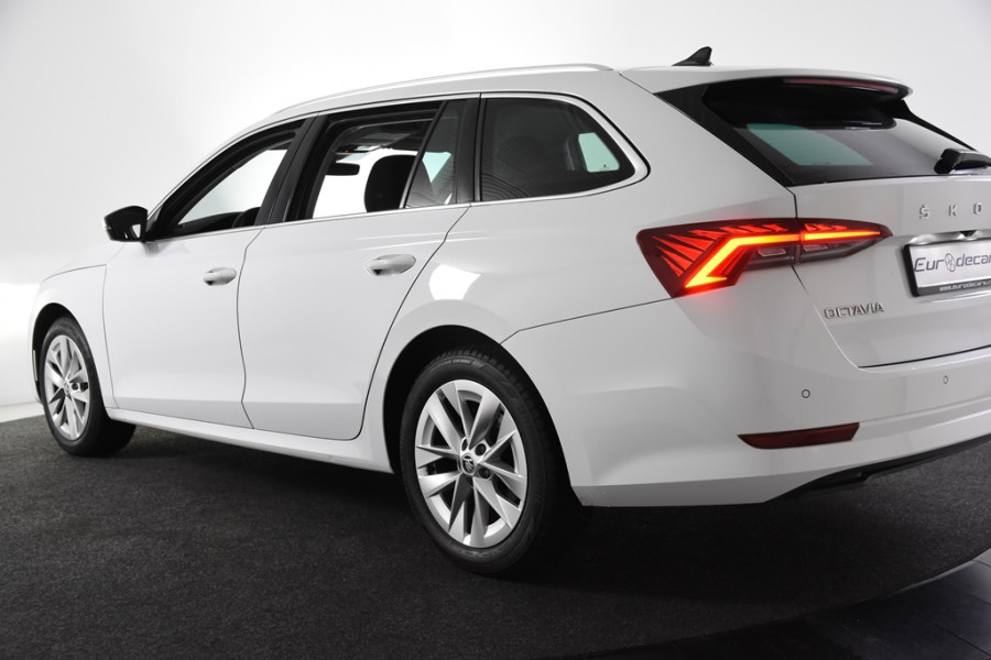 Škoda Octavia Combi DSG *1ste Eigenaar*Navigatie*Stoelverwarming* Škoda Octavia Combi DSG *1ste Eigenaar*Navigatie*Stoelverwarming*