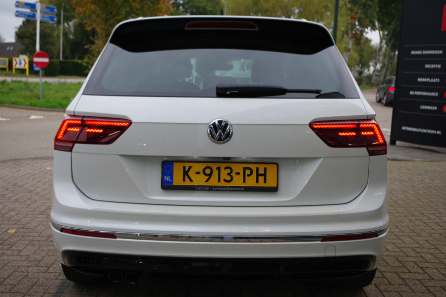 Volkswagen Tiguan 1.4 TSI 150 PK 4Motion Automaat R-Line Highline, Trekhaak, Camera, LED, Winterpakket Volkswagen Tiguan 1.4 TSI 150 PK 4Motion Automaat R-Line Highline, Trekhaak, Camera, LED, Winterpakket
