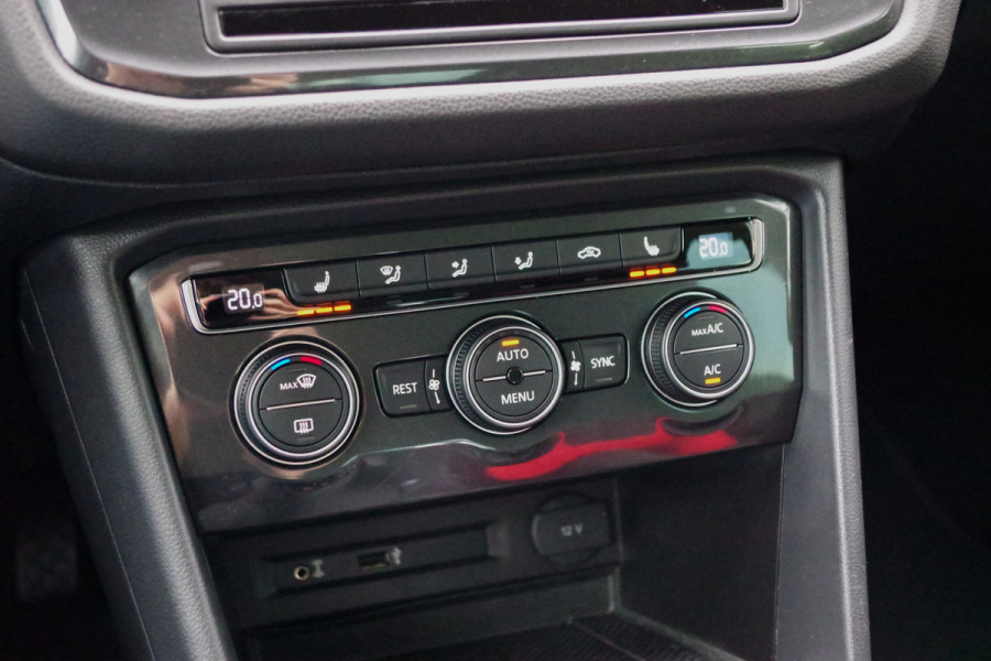 Volkswagen Tiguan 1.4 TSI 150 PK 4Motion Automaat R-Line Highline, Trekhaak, Camera, LED, Winterpakket Volkswagen Tiguan 1.4 TSI 150 PK 4Motion Automaat R-Line Highline, Trekhaak, Camera, LED, Winterpakket