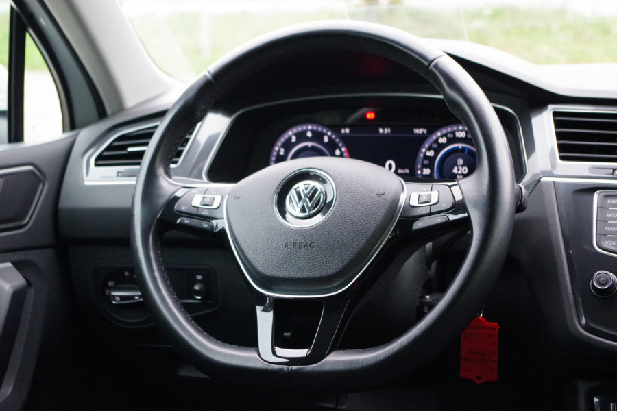 Volkswagen Tiguan 1.4 TSI 150 PK 4Motion Automaat R-Line Highline, Trekhaak, Camera, LED, Winterpakket Volkswagen Tiguan 1.4 TSI 150 PK 4Motion Automaat R-Line Highline, Trekhaak, Camera, LED, Winterpakket
