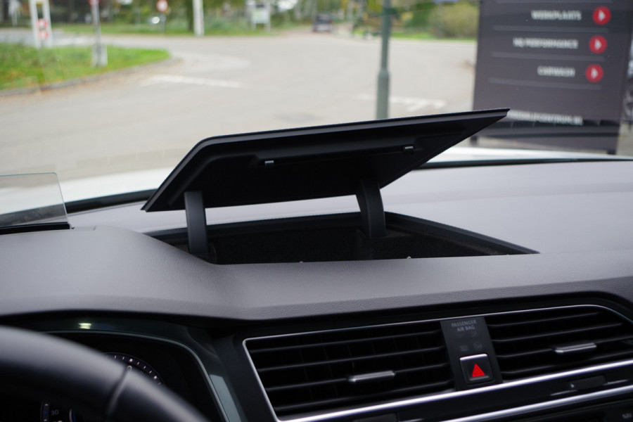 Volkswagen Tiguan 1.4 TSI 150 PK 4Motion Automaat R-Line Highline, Trekhaak, Camera, LED, Winterpakket Volkswagen Tiguan 1.4 TSI 150 PK 4Motion Automaat R-Line Highline, Trekhaak, Camera, LED, Winterpakket