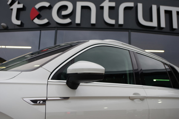 Volkswagen Tiguan 1.4 TSI 150 PK 4Motion Automaat R-Line Highline, Trekhaak, Camera, LED, Winterpakket Volkswagen Tiguan 1.4 TSI 150 PK 4Motion Automaat R-Line Highline, Trekhaak, Camera, LED, Winterpakket