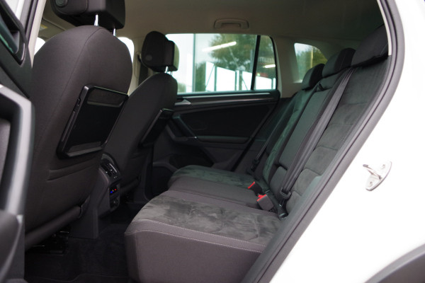 Volkswagen Tiguan 1.4 TSI 150 PK 4Motion Automaat R-Line Highline, Trekhaak, Camera, LED, Winterpakket Volkswagen Tiguan 1.4 TSI 150 PK 4Motion Automaat R-Line Highline, Trekhaak, Camera, LED, Winterpakket