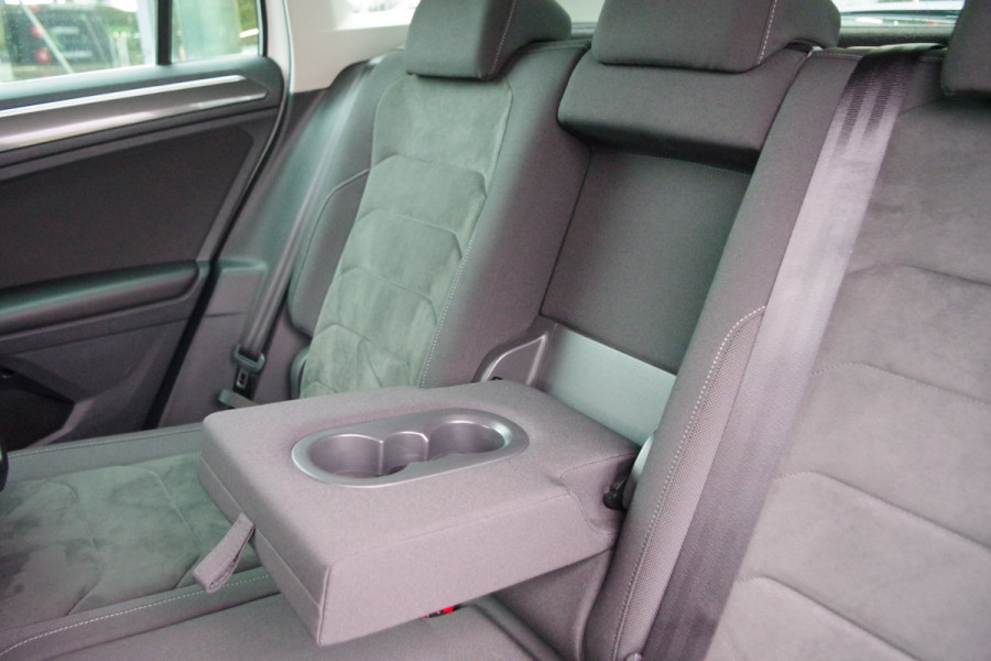 Volkswagen Tiguan 1.4 TSI 150 PK 4Motion Automaat R-Line Highline, Trekhaak, Camera, LED, Winterpakket Volkswagen Tiguan 1.4 TSI 150 PK 4Motion Automaat R-Line Highline, Trekhaak, Camera, LED, Winterpakket