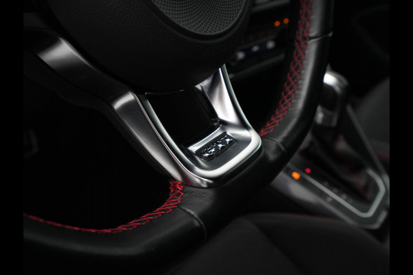 Volkswagen Polo 2.0 TSI GTI 200pk DSG Navi via app Camera Stoelverwarming Virtual cockpit 267 Volkswagen Polo 2.0 TSI GTI 200pk DSG Navi via app Camera Stoelverwarming Virtual cockpit 267