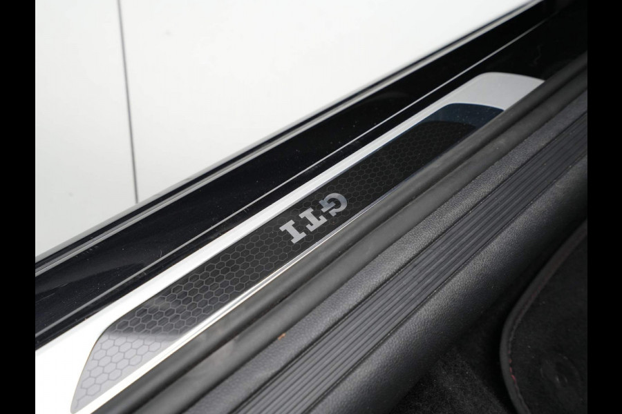 Volkswagen Polo 2.0 TSI GTI 200pk DSG Navi via app Camera Stoelverwarming Virtual cockpit 267 Volkswagen Polo 2.0 TSI GTI 200pk DSG Navi via app Camera Stoelverwarming Virtual cockpit 267