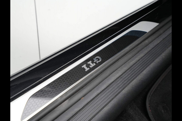 Volkswagen Polo 2.0 TSI GTI 200pk DSG Navi via app Camera Stoelverwarming Virtual cockpit 267 Volkswagen Polo 2.0 TSI GTI 200pk DSG Navi via app Camera Stoelverwarming Virtual cockpit 267