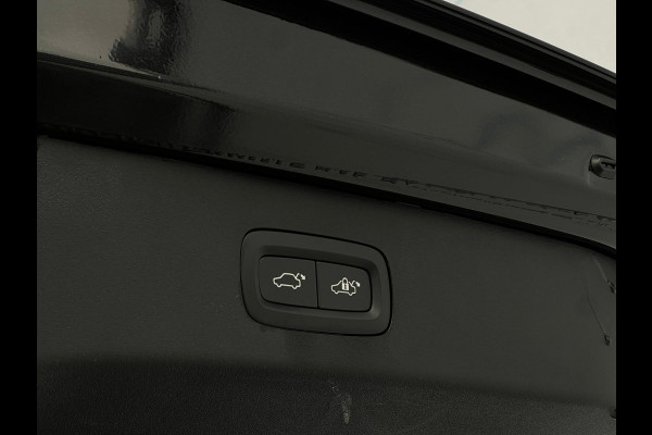 Lynk & Co 01 1.5 4X ZWART OP VOORRAAD! NL AUTO | TREKHAAK | CAMERA | PANO | Lynk & Co 01 1.5 4X ZWART OP VOORRAAD! NL AUTO | TREKHAAK | CAMERA | PANO |