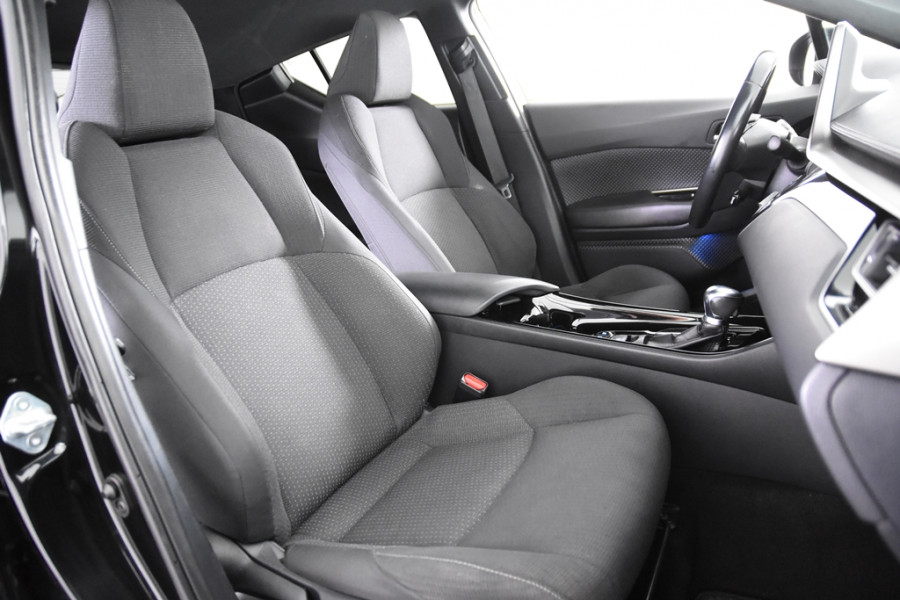Toyota C-HR 1.8 Hybrid Dynamic *Navigatie*Stoelverwarming* Toyota C-HR 1.8 Hybrid Dynamic *Navigatie*Stoelverwarming*