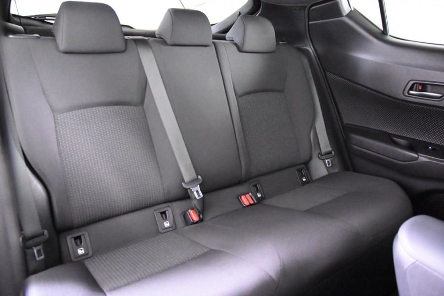 Toyota C-HR 1.8 Hybrid Dynamic *Navigatie*Stoelverwarming* Toyota C-HR 1.8 Hybrid Dynamic *Navigatie*Stoelverwarming*