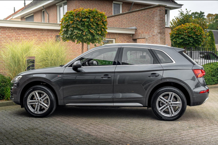 Audi Q5 2.0 TFSI Quattro Sport S Line Edition 252 PK Aut. Pano Stoelverwarming Xenon 19'' Audi Q5 2.0 TFSI Quattro Sport S Line Edition 252 PK Aut. Pano Stoelverwarming Xenon 19''