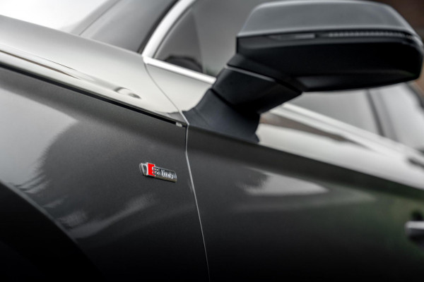 Audi Q5 2.0 TFSI Quattro Sport S Line Edition 252 PK Aut. Pano Stoelverwarming Xenon 19'' Audi Q5 2.0 TFSI Quattro Sport S Line Edition 252 PK Aut. Pano Stoelverwarming Xenon 19''