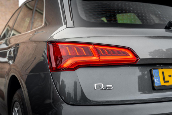 Audi Q5 2.0 TFSI Quattro Sport S Line Edition 252 PK Aut. Pano Stoelverwarming Xenon 19'' Audi Q5 2.0 TFSI Quattro Sport S Line Edition 252 PK Aut. Pano Stoelverwarming Xenon 19''