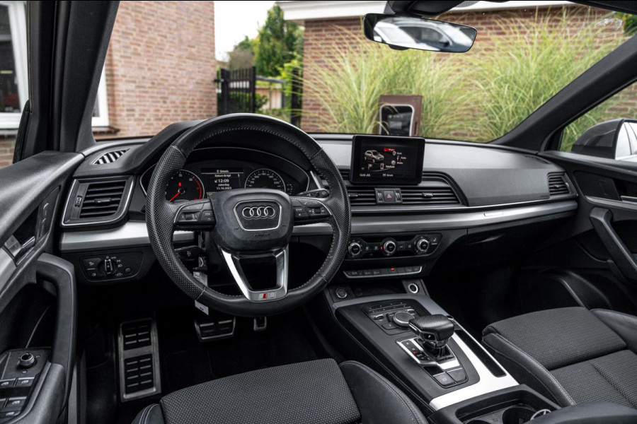 Audi Q5 2.0 TFSI Quattro Sport S Line Edition 252 PK Aut. Pano Stoelverwarming Xenon 19'' Audi Q5 2.0 TFSI Quattro Sport S Line Edition 252 PK Aut. Pano Stoelverwarming Xenon 19''