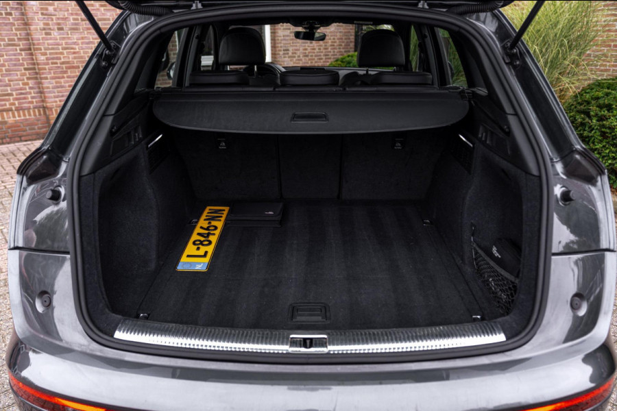 Audi Q5 2.0 TFSI Quattro Sport S Line Edition 252 PK Aut. Pano Stoelverwarming Xenon 19'' Audi Q5 2.0 TFSI Quattro Sport S Line Edition 252 PK Aut. Pano Stoelverwarming Xenon 19''
