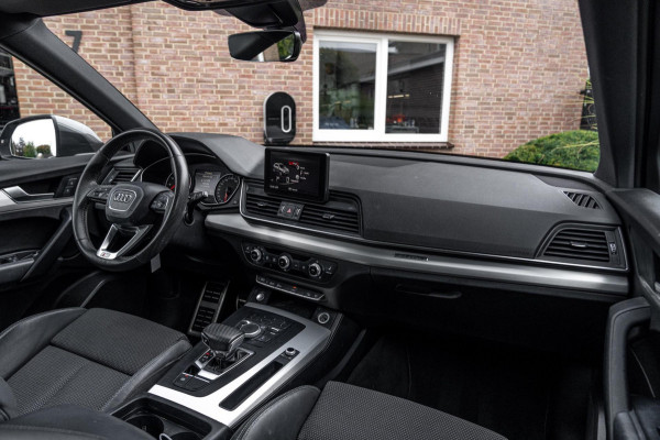 Audi Q5 2.0 TFSI Quattro Sport S Line Edition 252 PK Aut. Pano Stoelverwarming Xenon 19'' Audi Q5 2.0 TFSI Quattro Sport S Line Edition 252 PK Aut. Pano Stoelverwarming Xenon 19''