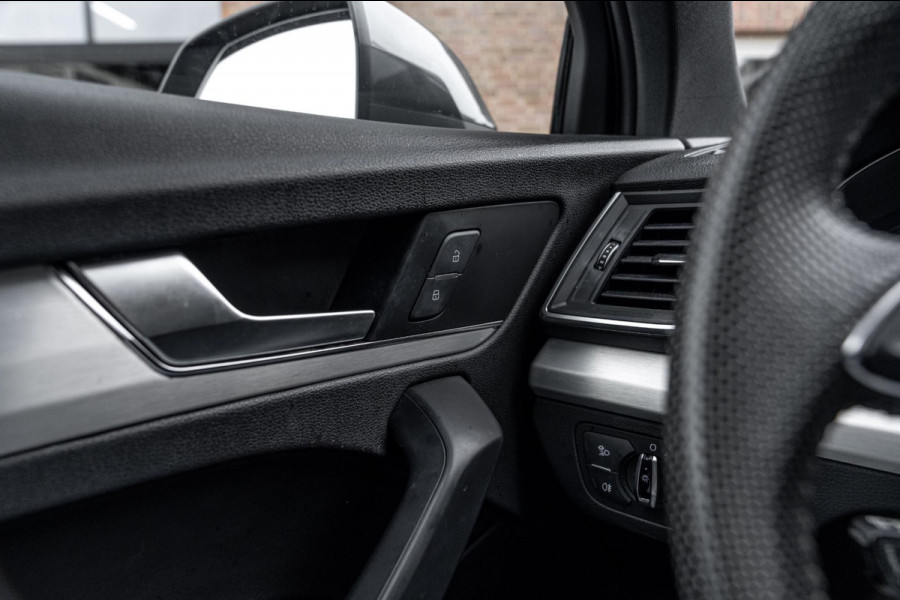 Audi Q5 2.0 TFSI Quattro Sport S Line Edition 252 PK Aut. Pano Stoelverwarming Xenon 19'' Audi Q5 2.0 TFSI Quattro Sport S Line Edition 252 PK Aut. Pano Stoelverwarming Xenon 19''