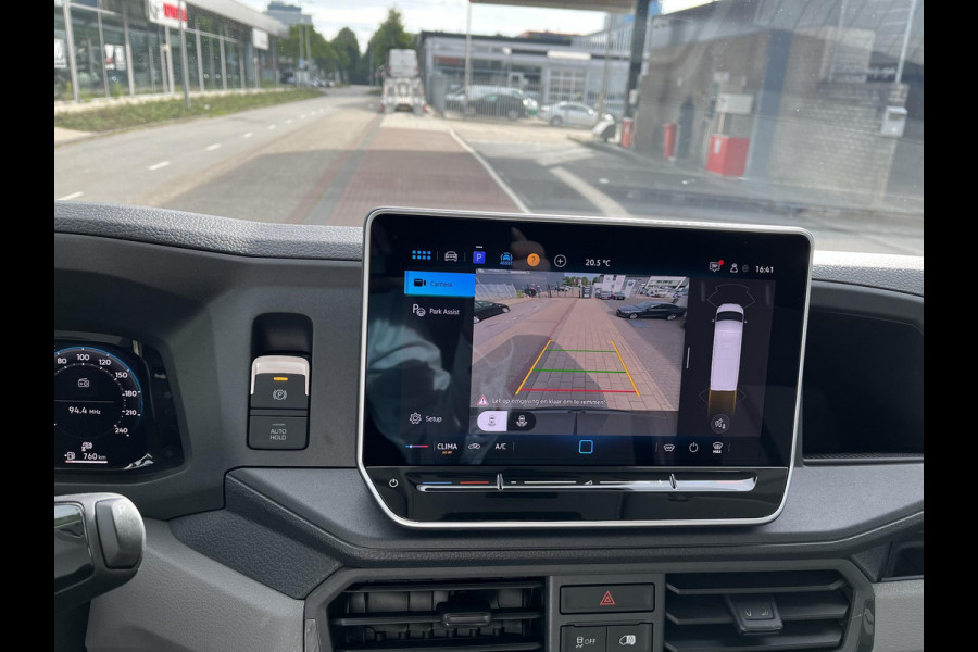 Volkswagen Crafter 35 2.0 TDI L3H3 Highline 140 pk AUTOMAAT Koelwagen Vrieswagen Tot -15 graden| NAV | PDC | CAMERA Volkswagen Crafter 35 2.0 TDI L3H3 Highline 140 pk AUTOMAAT Koelwagen Vrieswagen Tot -15 graden| NAV | PDC | CAMERA