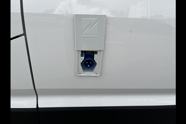 Volkswagen Crafter 35 2.0 TDI L3H3 Highline 140 pk AUTOMAAT Koelwagen Vrieswagen Tot -15 graden| NAV | PDC | CAMERA Volkswagen Crafter 35 2.0 TDI L3H3 Highline 140 pk AUTOMAAT Koelwagen Vrieswagen Tot -15 graden| NAV | PDC | CAMERA