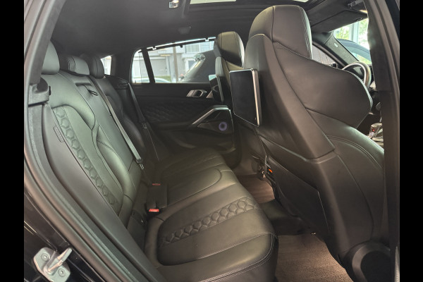 BMW X6 M Competition / Trekhaak / Panoramadak / 360Camera / Head-up / Rear Entertainment / Bowers & Wilkens / 22'' / Softclose / Intr.voorverwarming / Carbon intr. / Stoelventilatie / Stuur+Stoelverwarming / DAB BMW X6 M Competition / Trekhaak / Panoramadak / 360Camera / Head-up / Rear Entertainment / Bowers & Wilkens / 22'' / Softclose / Intr.voorverwarming / Carbon intr. / Stoelventilatie / Stuur+Stoelverwarming / DAB