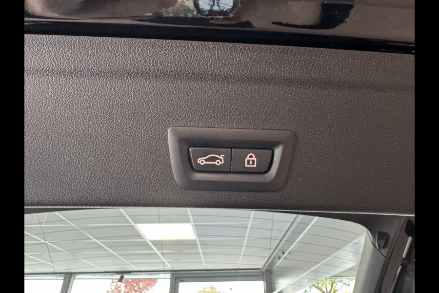 BMW X6 M Competition / Trekhaak / Panoramadak / 360Camera / Head-up / Rear Entertainment / Bowers & Wilkens / 22'' / Softclose / Intr.voorverwarming / Carbon intr. / Stoelventilatie / Stuur+Stoelverwarming / DAB BMW X6 M Competition / Trekhaak / Panoramadak / 360Camera / Head-up / Rear Entertainment / Bowers & Wilkens / 22'' / Softclose / Intr.voorverwarming / Carbon intr. / Stoelventilatie / Stuur+Stoelverwarming / DAB