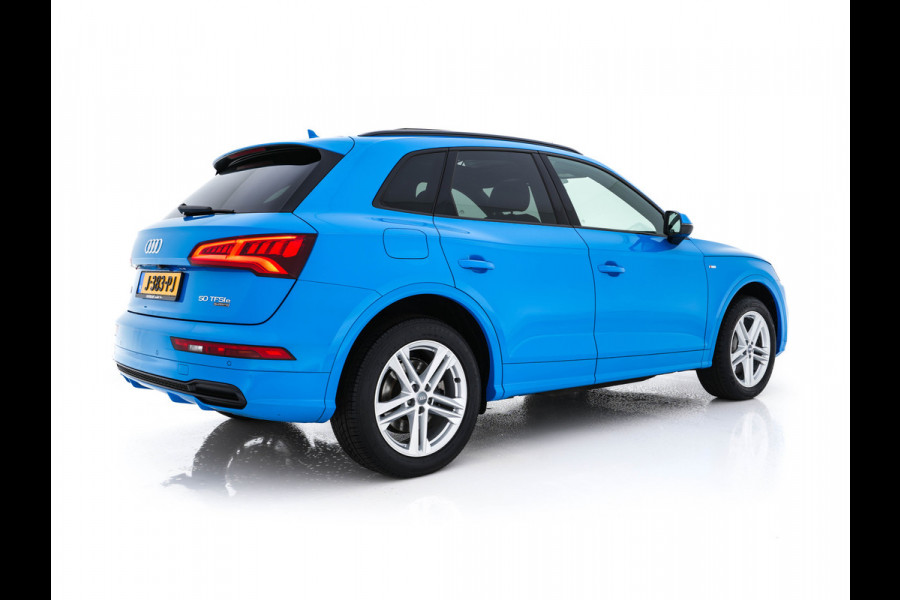 Audi Q5 Audi Q5 50 TFSI e S-Line Black-Edition Quattro Plug-In (INCL-BTW) *PANO | LEATHER-FABRIC | FULL-LED | DIGI-COCKPIT | NAVI-FULLMAP | HEATED-SPORTSEATS | KEYLESS | DAB+ | CAMERA | PRIVACY-GLASS | SHIFT-PADDLES | ECC | AMBIENT-LIGHT | PDC | CRUISE . Audi Q5 Audi Q5 50 TFSI e S-Line Black-Edition Quattro Plug-In (INCL-BTW) *PANO | LEATHER-FABRIC | FULL-LED | DIGI-COCKPIT | NAVI-FULLMAP | HEATED-SPORTSEATS | KEYLESS | DAB+ | CAMERA | PRIVACY-GLASS | SHIFT-PADDLES | ECC | AMBIENT-LIGHT | PDC | CRUISE .