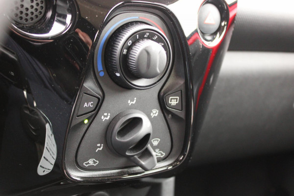 Citroën C1 1.0 VTi Feel Airco Navi AchteruitCamera !!NIEUWBINNEN!!