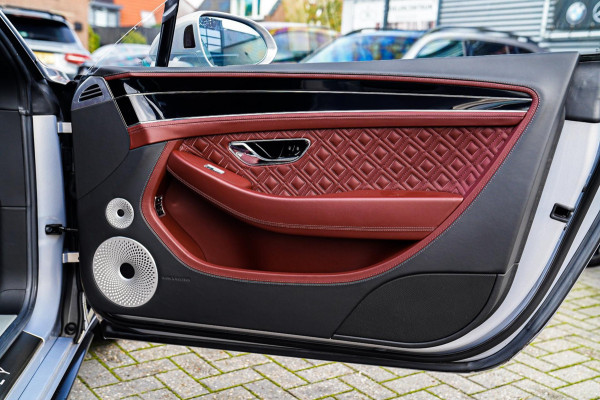 Bentley Continental GT 6.0 W12 | Massage | 360 cam | Swarovski | Carbon Package | ACC | Spoiler | Luchtvering | Head up Display Bentley Continental GT 6.0 W12 | Massage | 360 cam | Swarovski | Carbon Package | ACC | Spoiler | Luchtvering | Head up Display